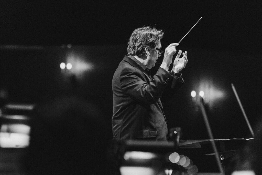 Maestro John Nardolillo conducting